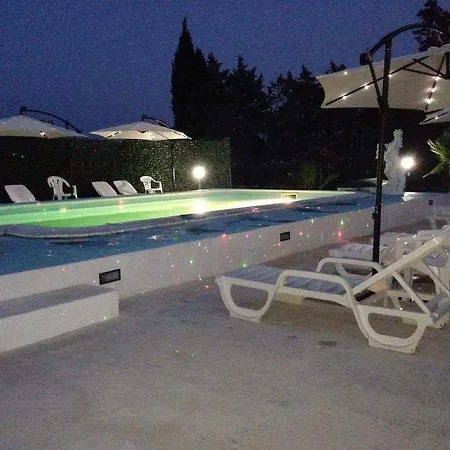 ベッド・アンド・ブレックファスト B. & B. Giada 3*